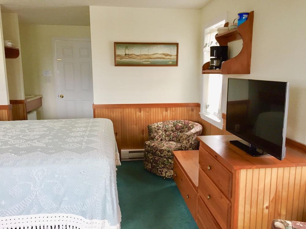 Moody's Motel & Cottages