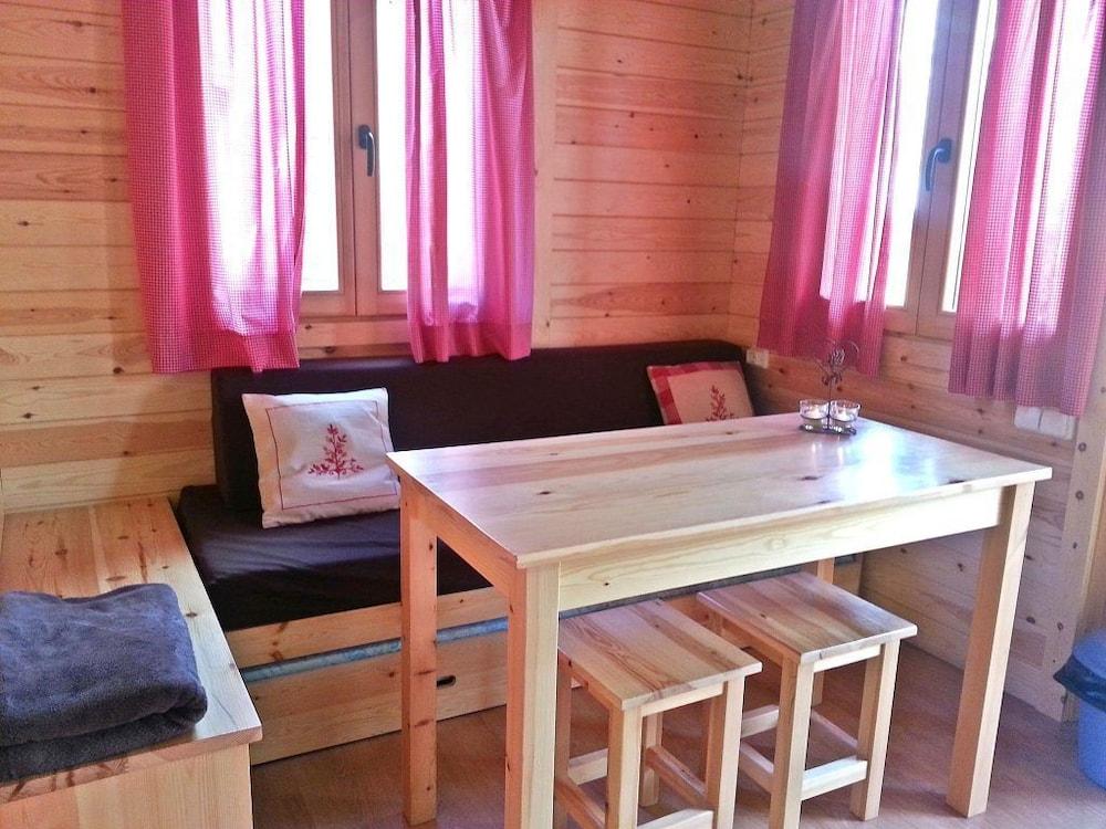 Nou Camping Bungalows