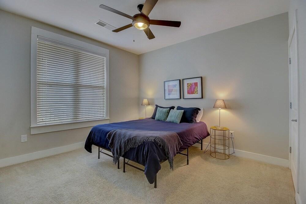 FRONTDESK Berkshire Dilworth Apts Midtown Charlotte