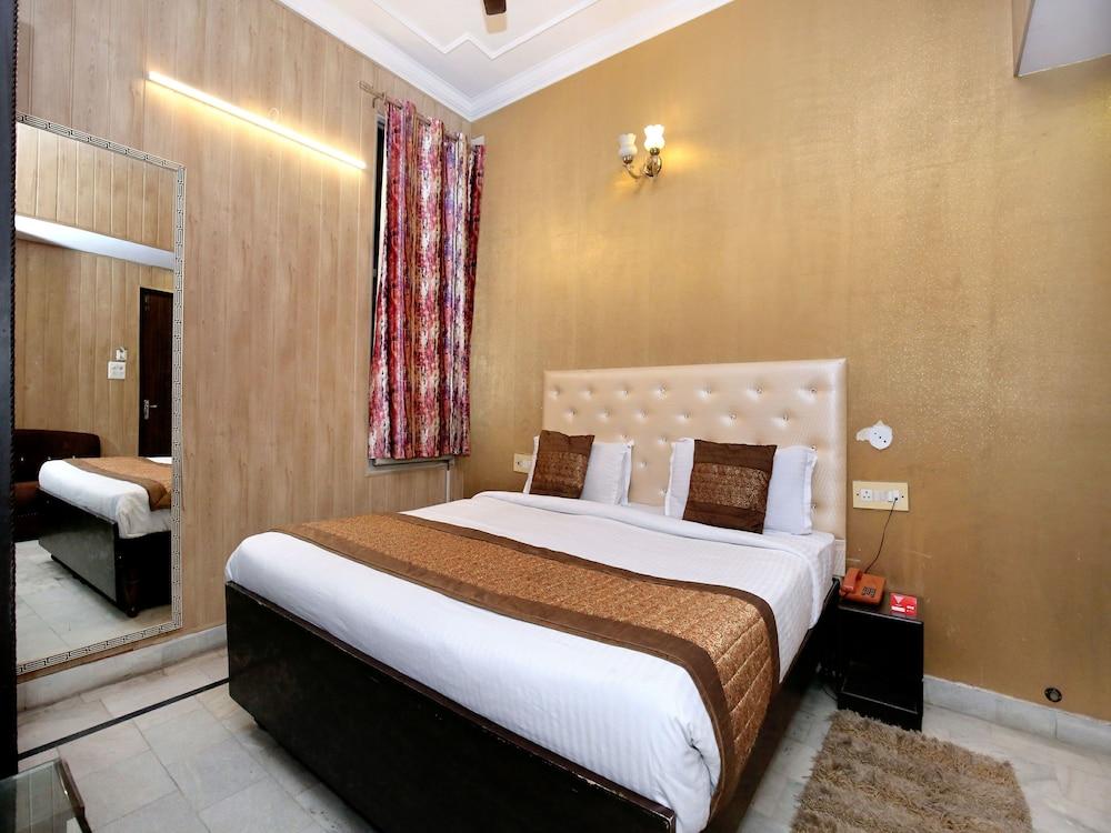 OYO 966 Hotel Sallow International