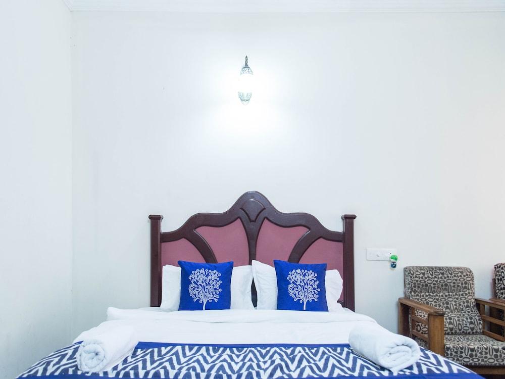 OYO 5237 Island Lake Resort