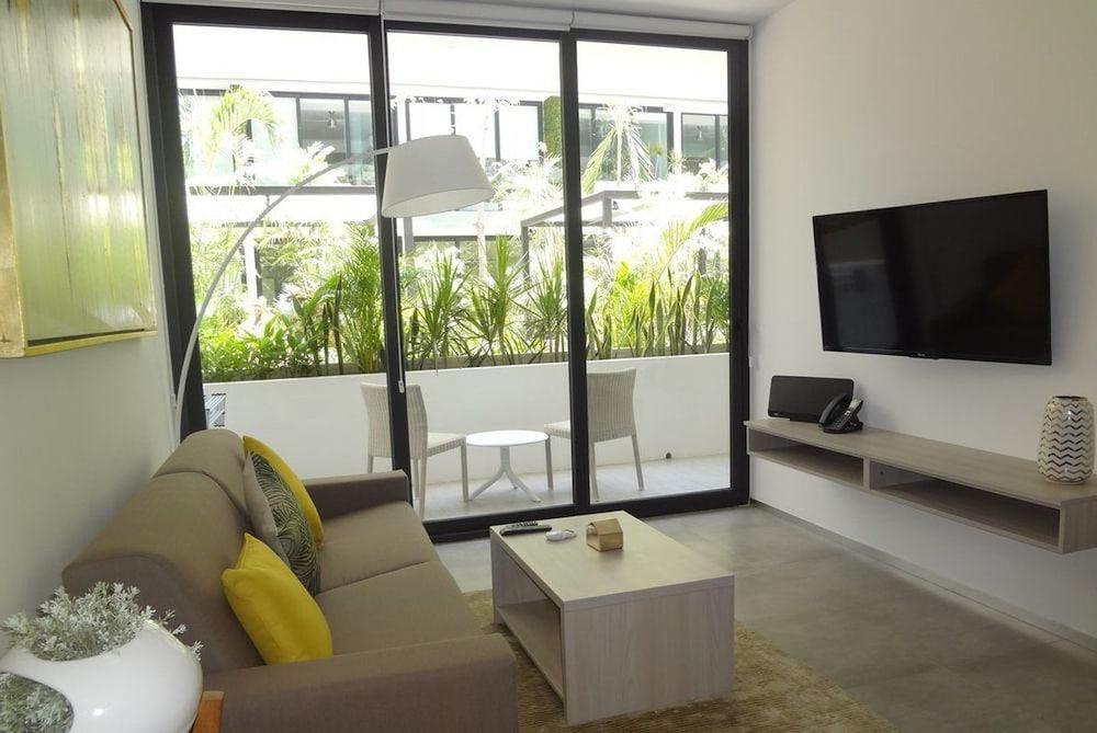 THE CITY Luxury Suites