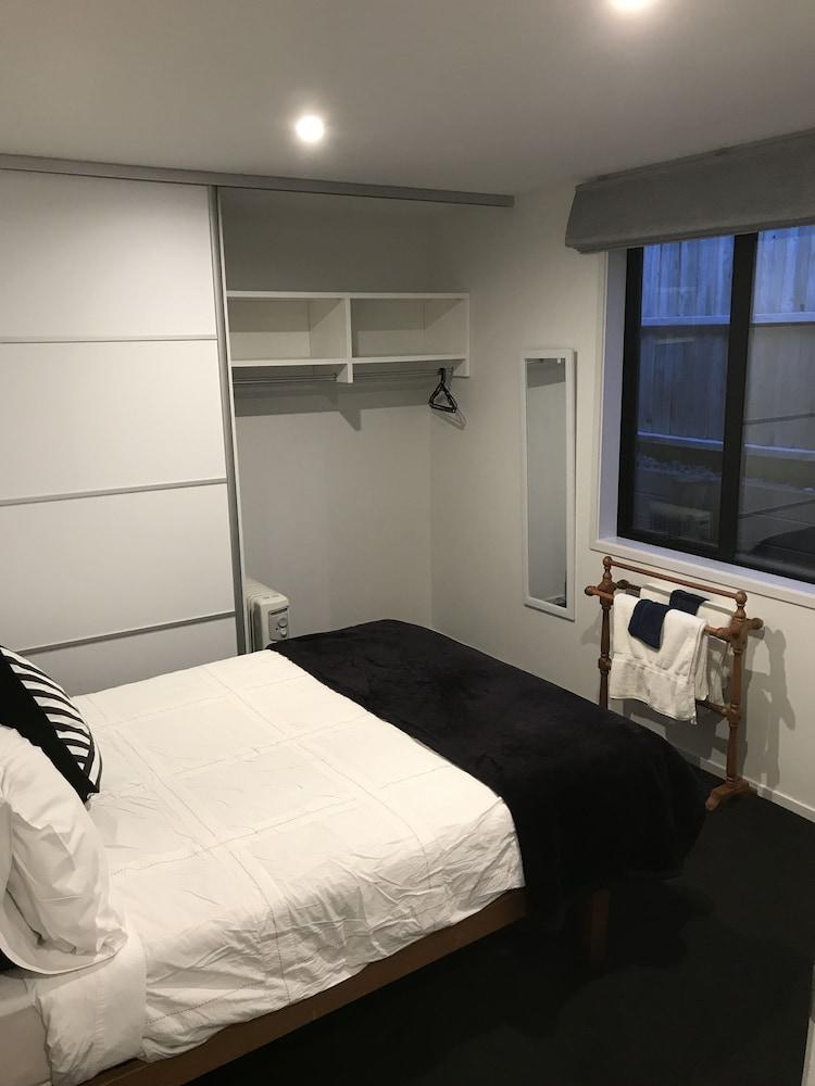 Wharepapa in the Lakes