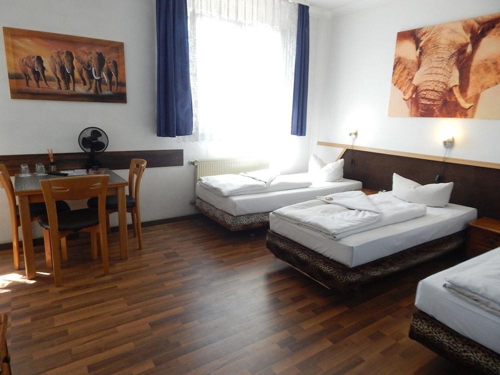 Bavaria Safari Hotel