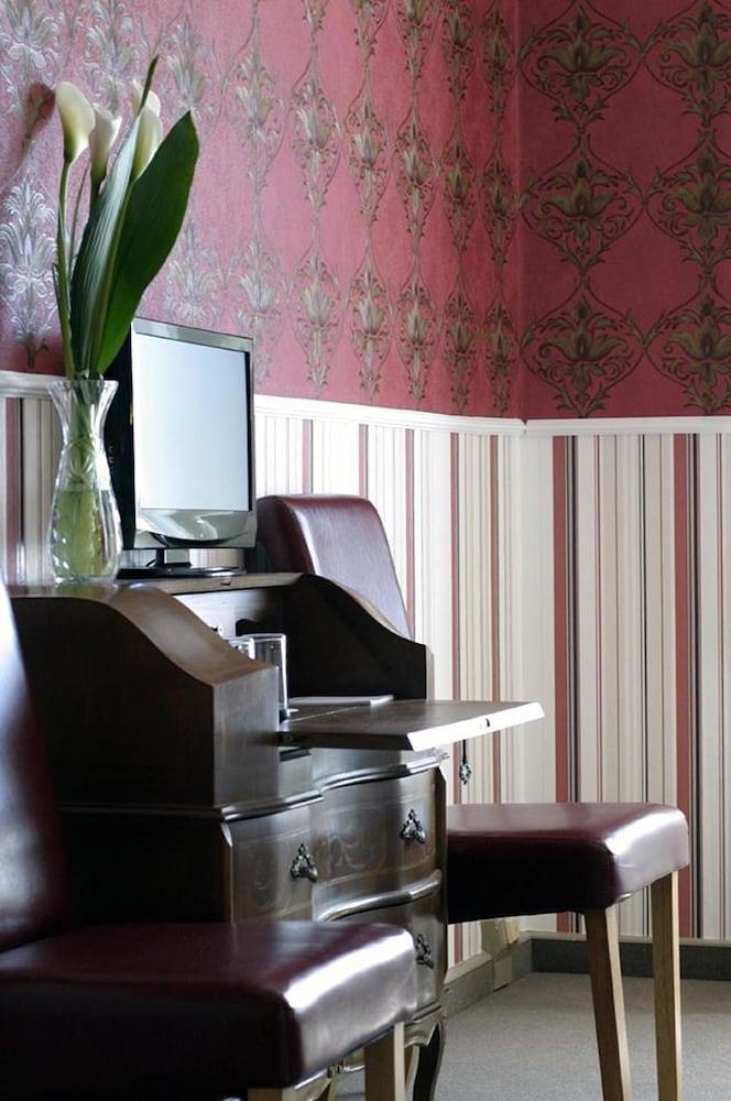 Bavaria Safari Hotel