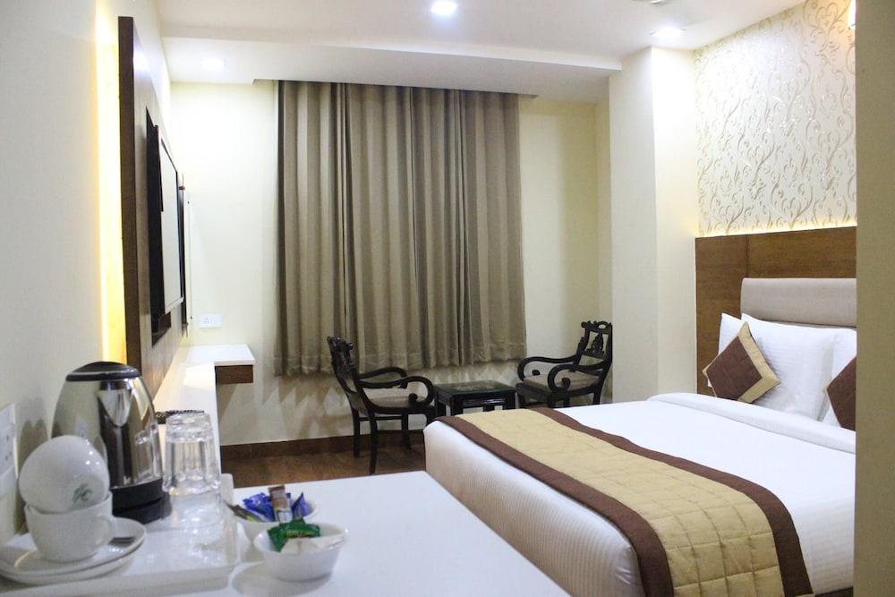Grand Hridey 1 minute from Railway Station - Amritsar