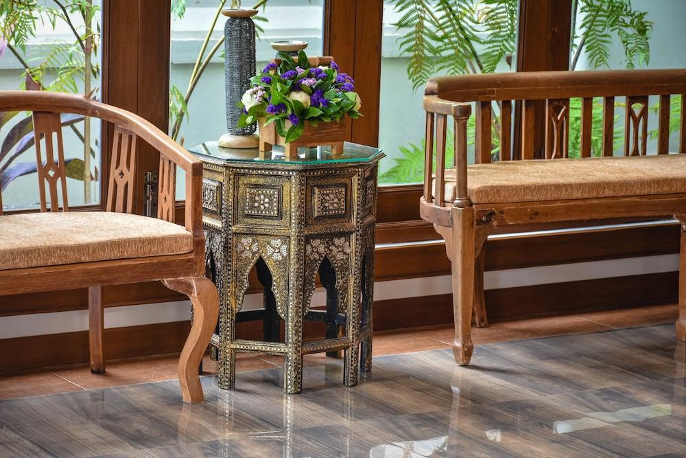 White Boutique Hotel and Spa