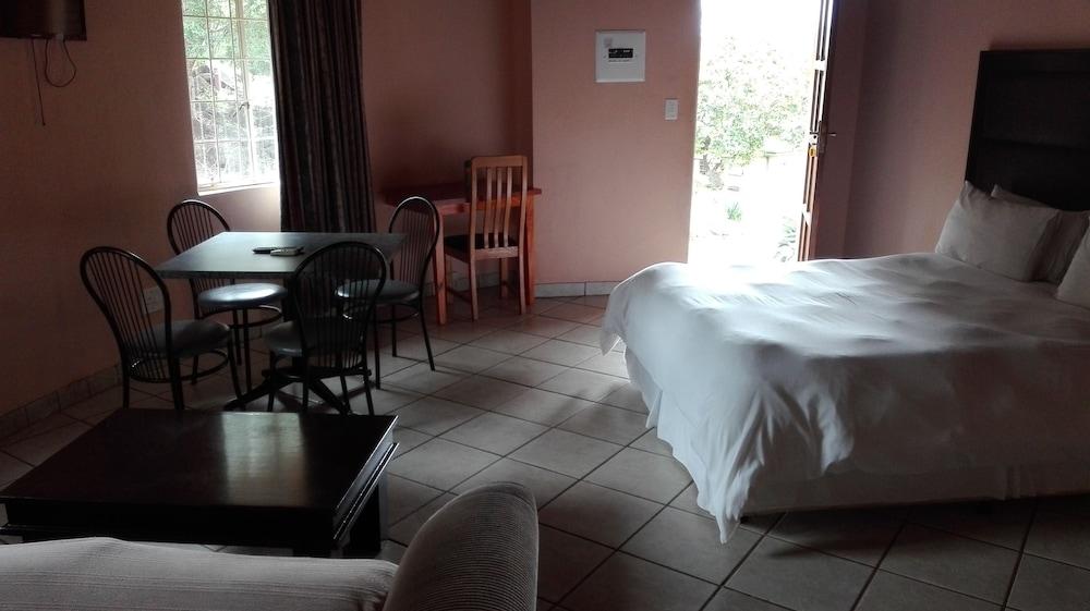 Mambedi Country Lodge