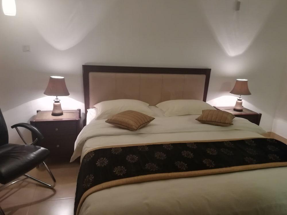 Mandarin Hill Residence