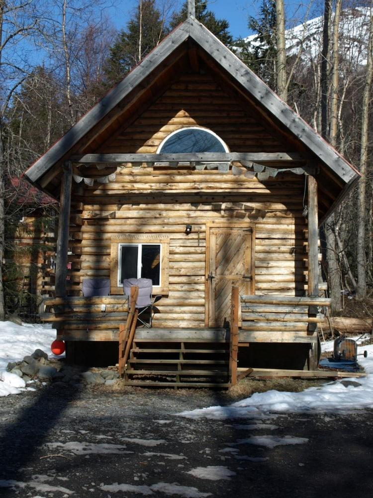 Brown Bear Saloon and Hotel