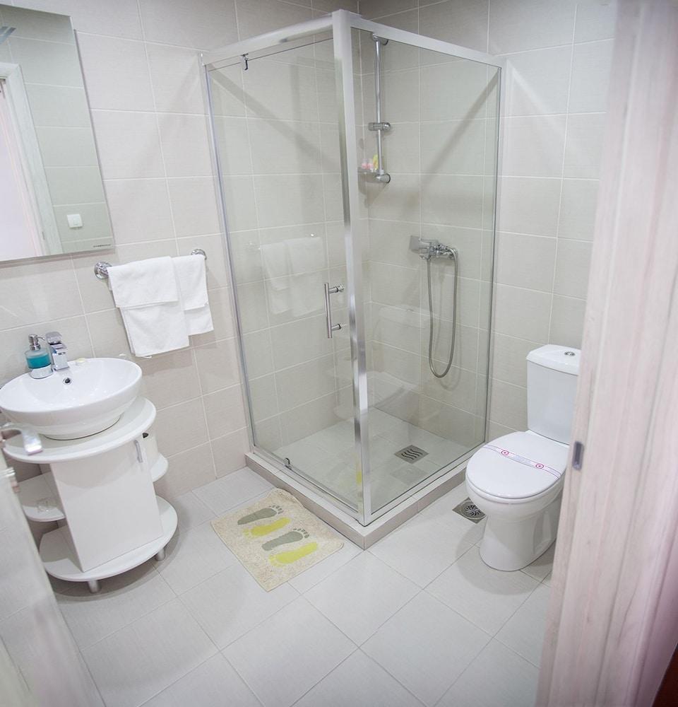 Serdar Small Hotel & Restaurant