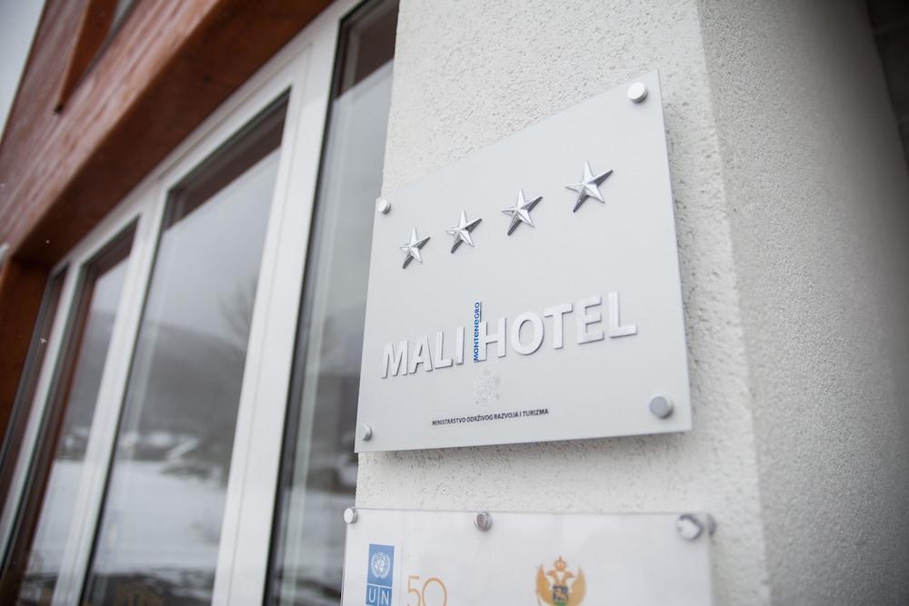 Serdar Small Hotel & Restaurant