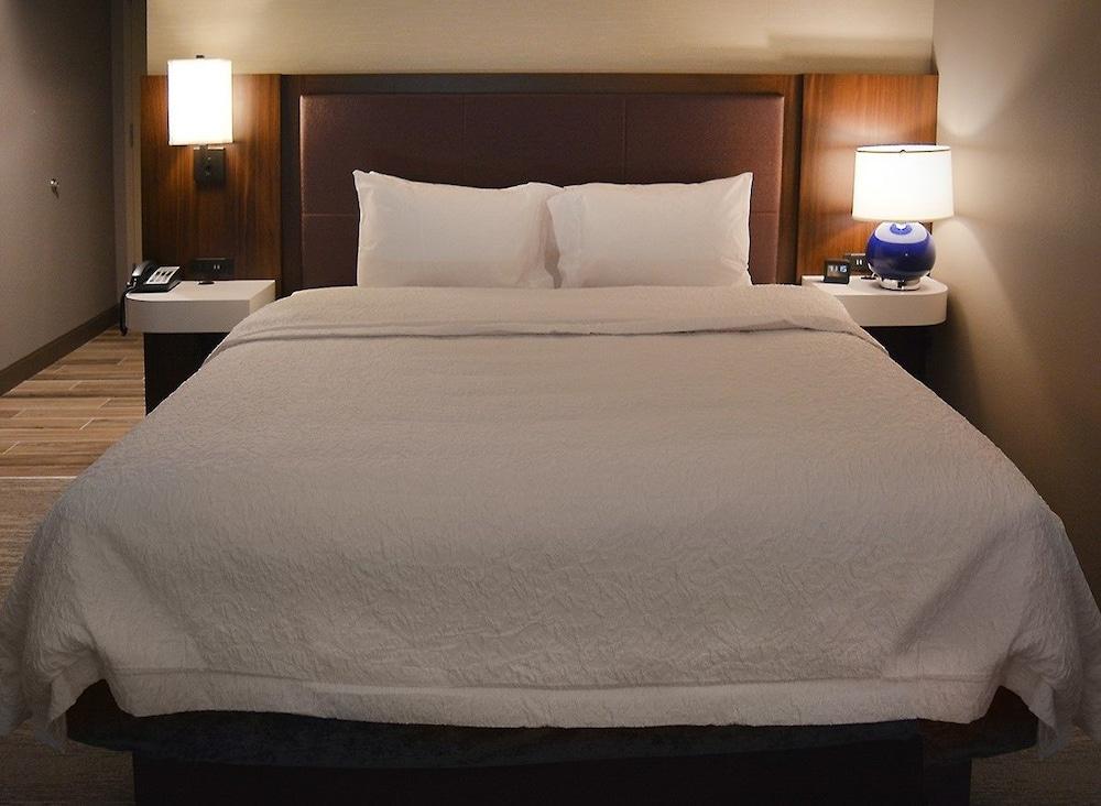 Hampton Inn & Suites Philadelphia/Media