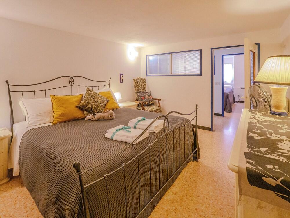 Mainetta Sea View Apartment with AC