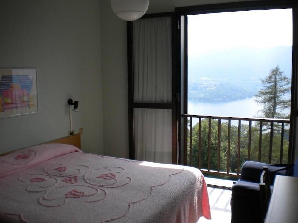 Battle of Britain Hotel