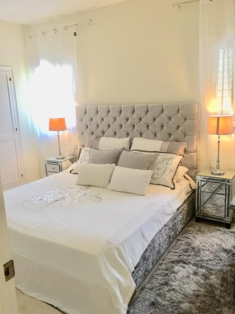 Amazing & Luxurious Golf, Sea, Mountain, Lake view villa Porto Banus