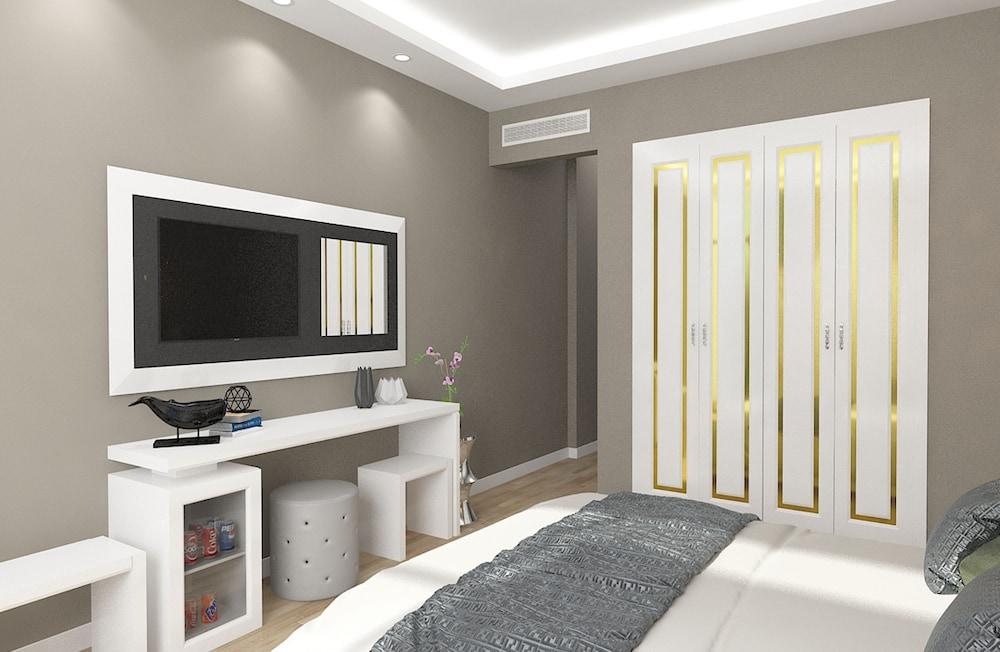 Deluxe Istanbul Resort Hotel