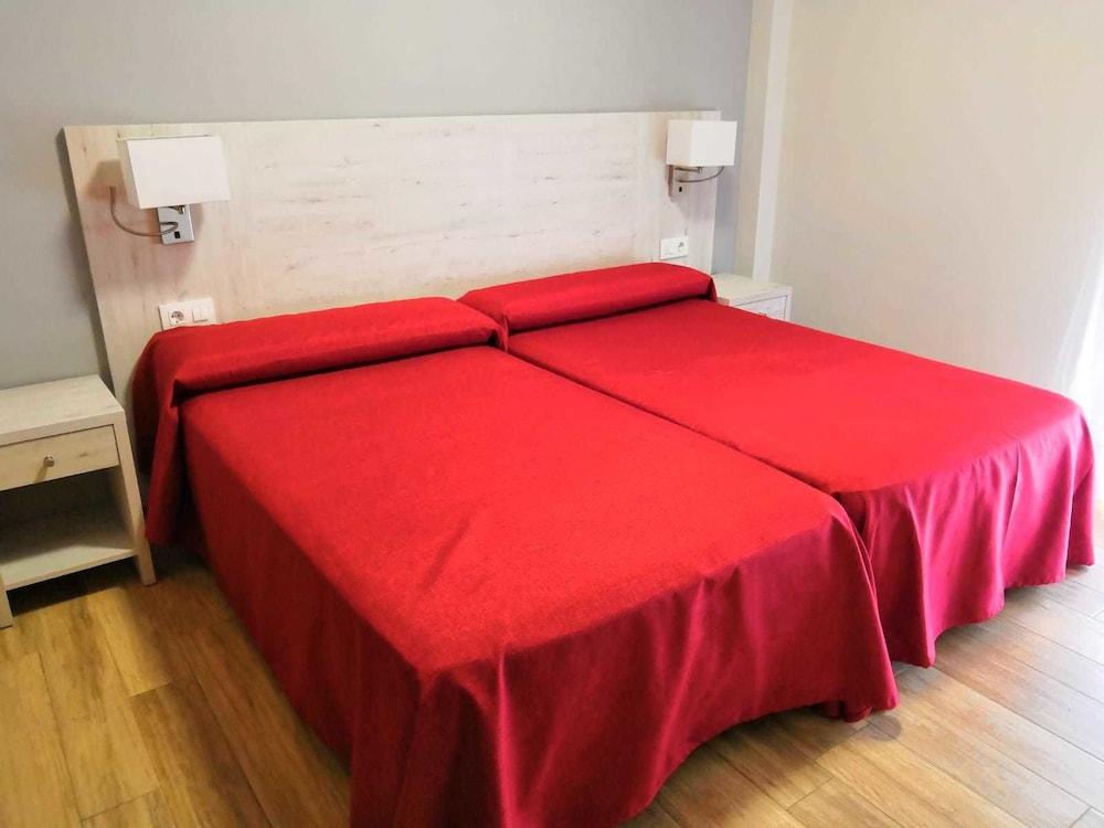 Hostal Restaurante Los Arcos