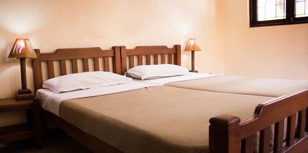 UrbanSPiCE Service Apartments