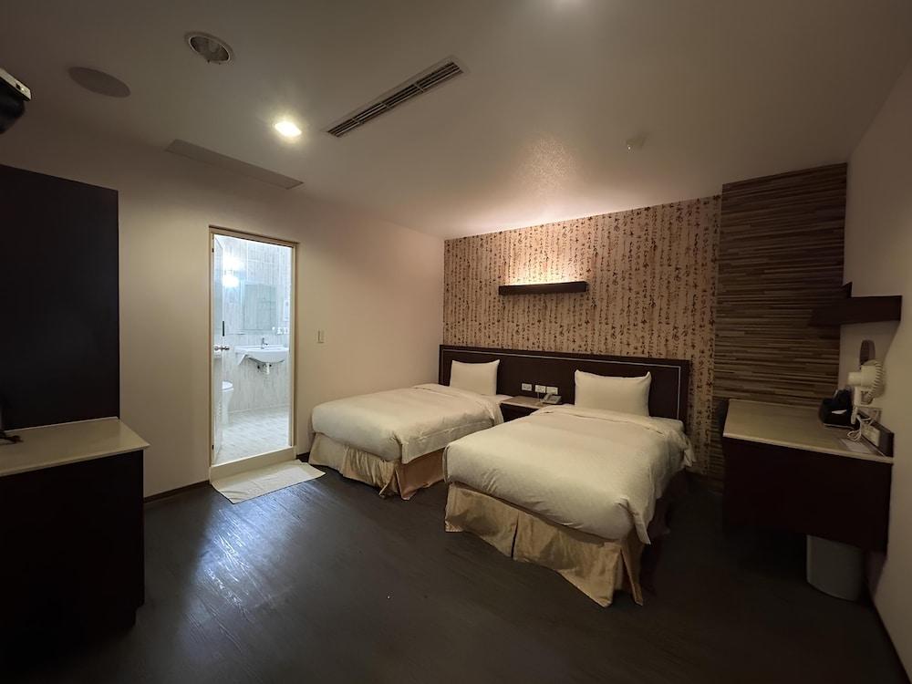 Huaxiang Hotel - Zuoying