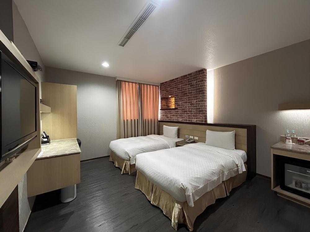 Huaxiang Hotel - Zuoying