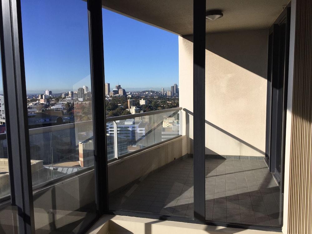 Wyndel Apartments - Sergeants