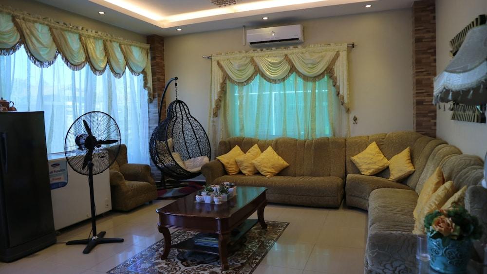 Celbyrne Pension Hauz