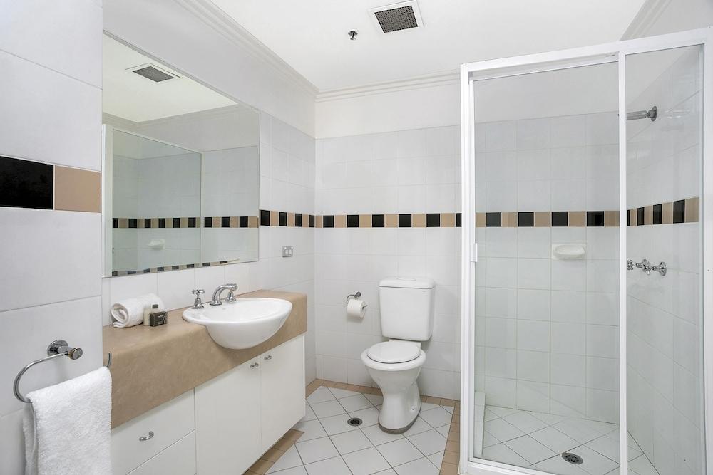 The Apartment Service ALF49