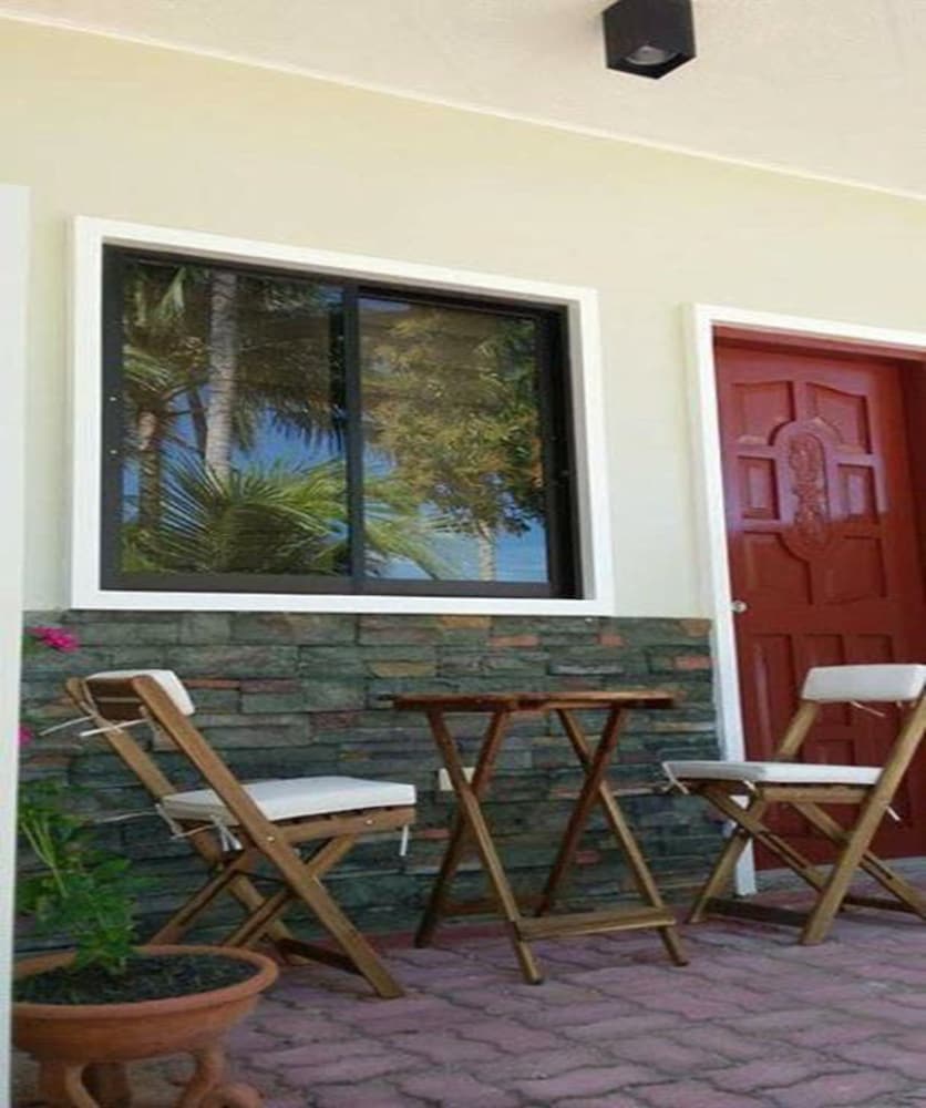 Nichos Island Resort