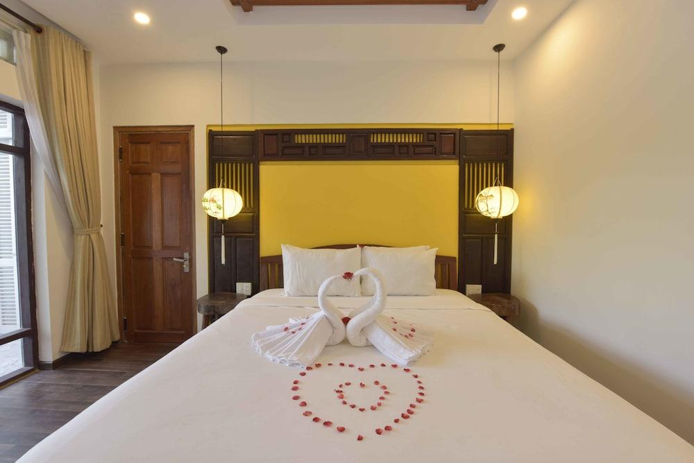 An Bang Beach Villas