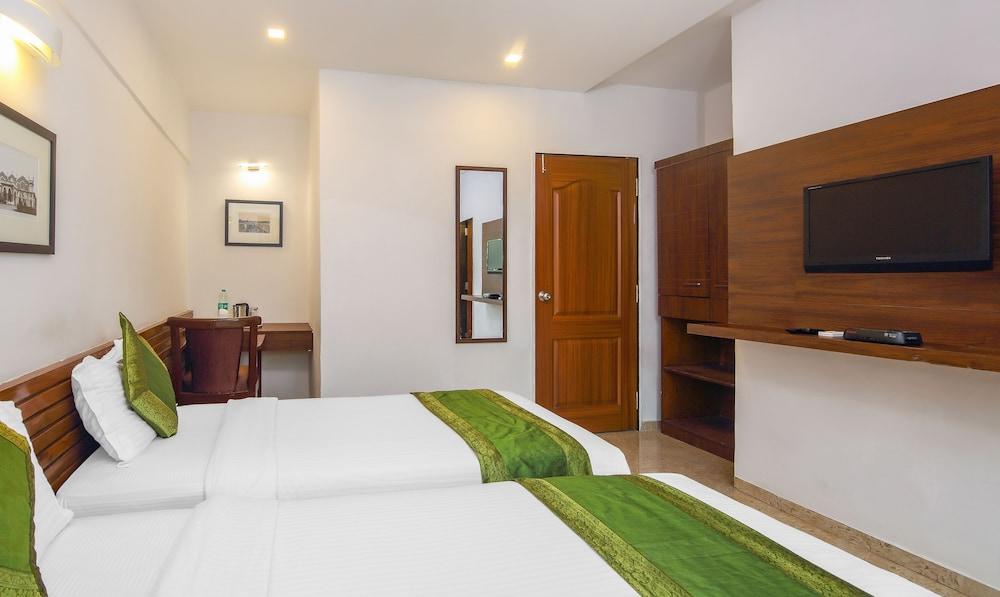 Treebo Swamini Niwas