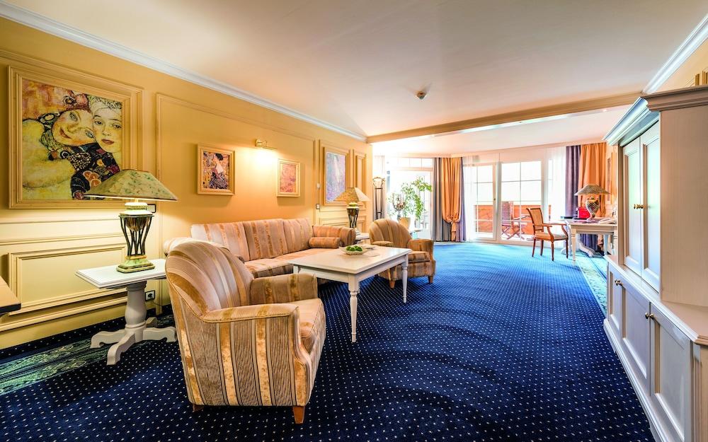 Wellnesshotel ...liebes Rot-Flüh