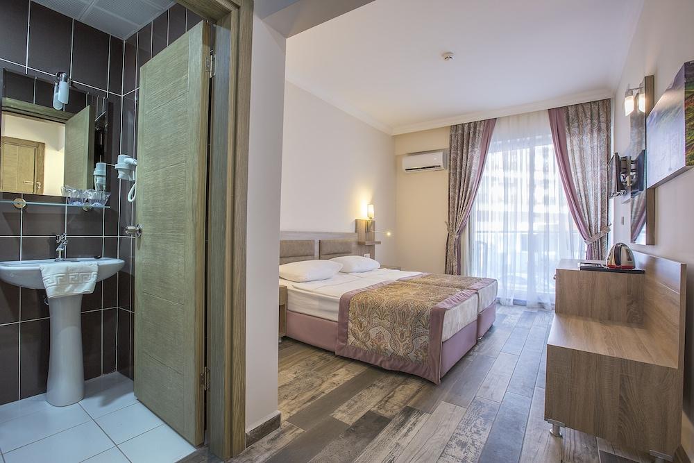 Arsi Enfi City Beach Hotel