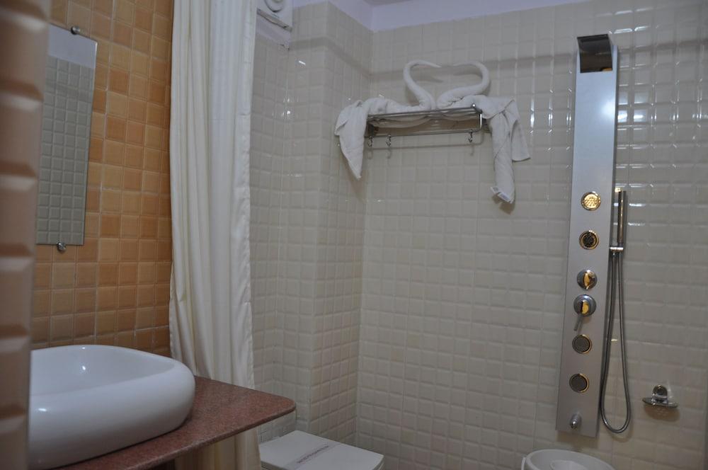 Hotel Shiv International