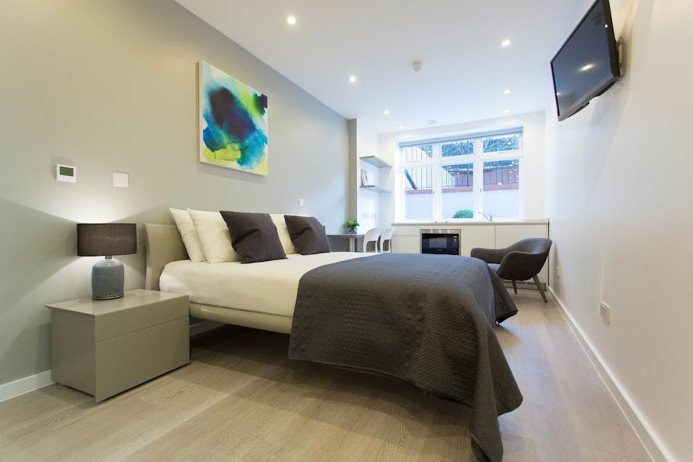 North West 6 Apartments