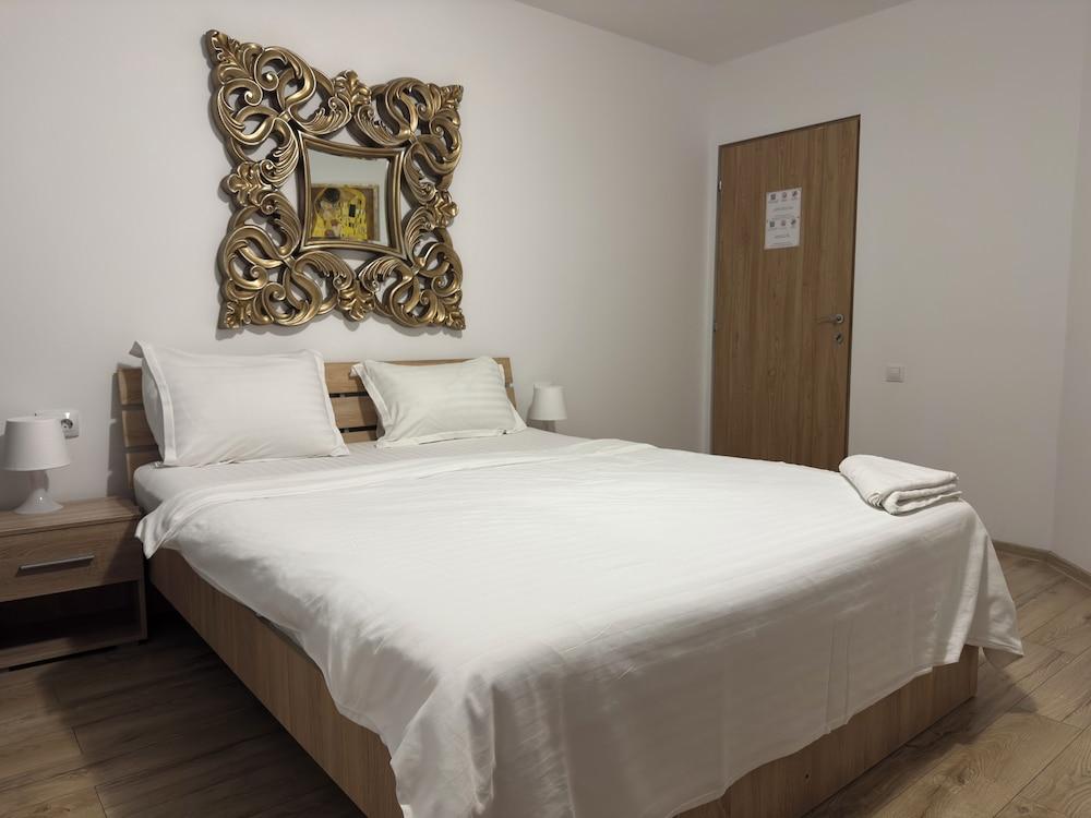 Monte Carlo Palace Rooms