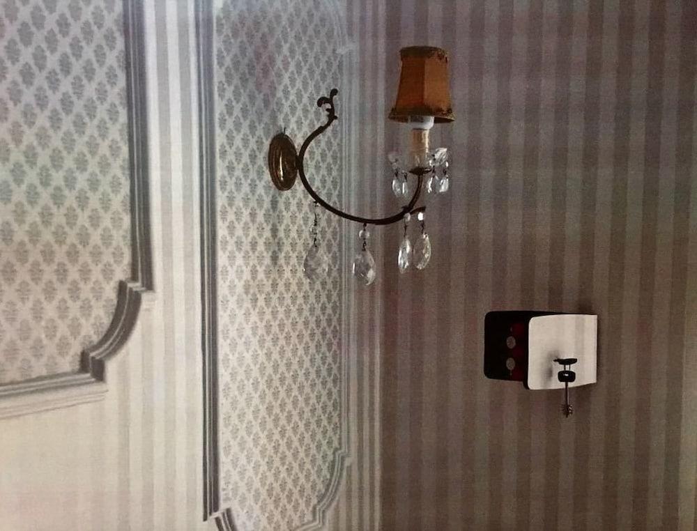 Bed And Breakfast 13