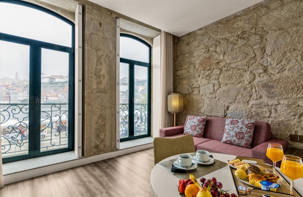 296 Heritage Apartments