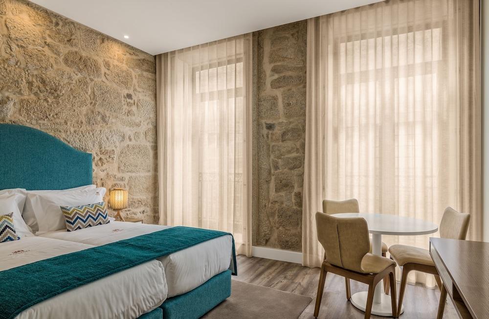 296 Heritage Apartments