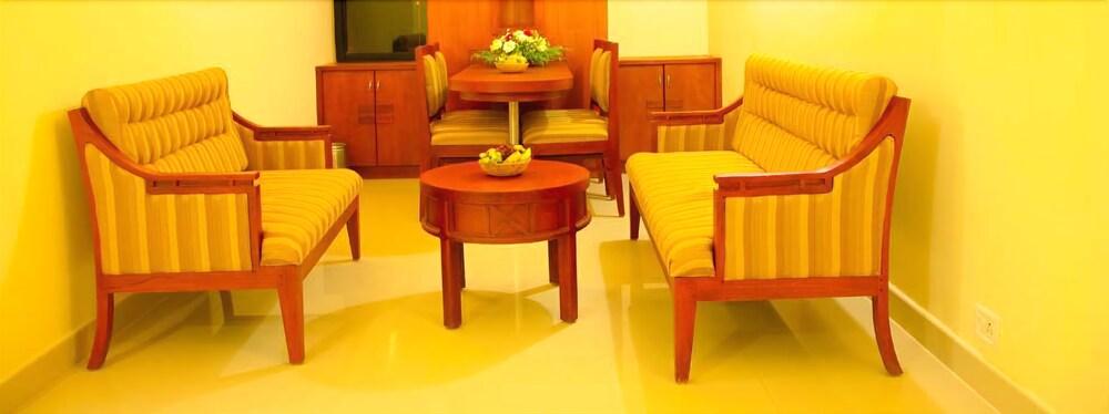 Hotel Kabani International