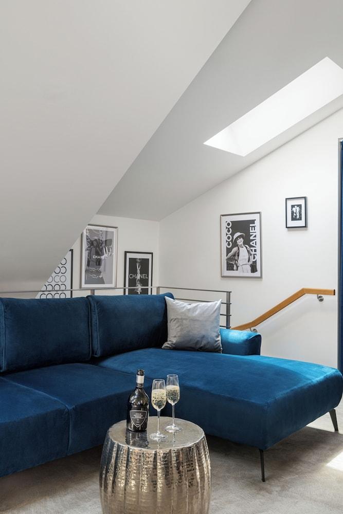 Coco Chanel Boutique Apartment by Goodnite cz