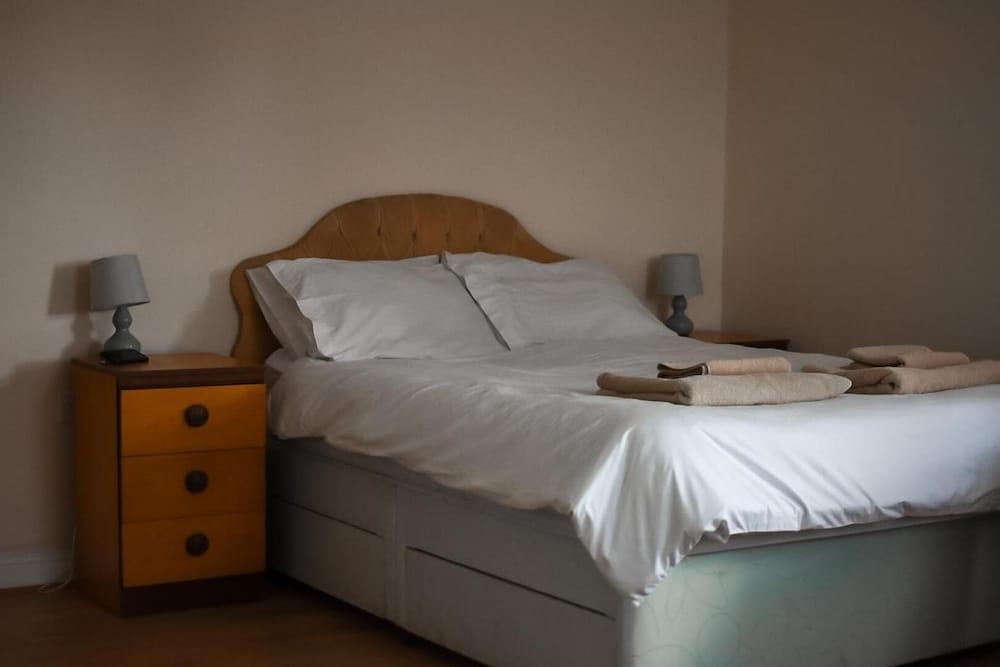 The Crown & Woolpack