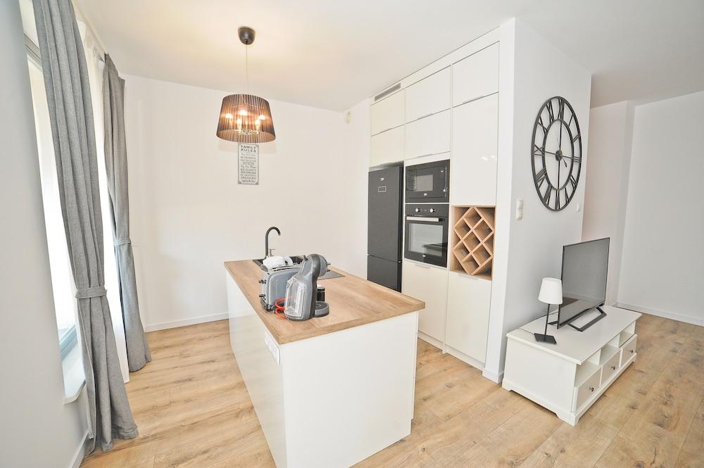 Grand Apartments - Modern Old Town