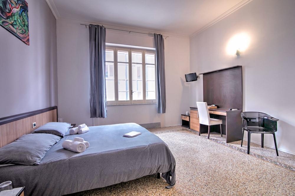 Maqueda Central Suites