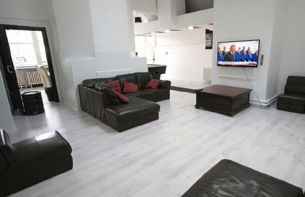 Edinburgh Princes Street Loft Apartment