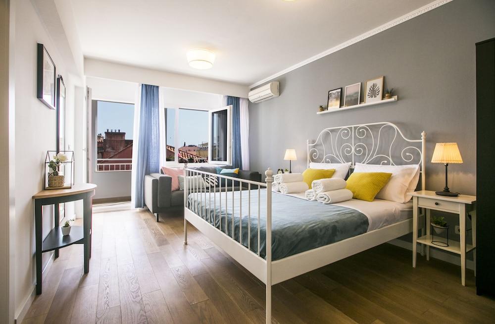 The Harmony Rooms Split