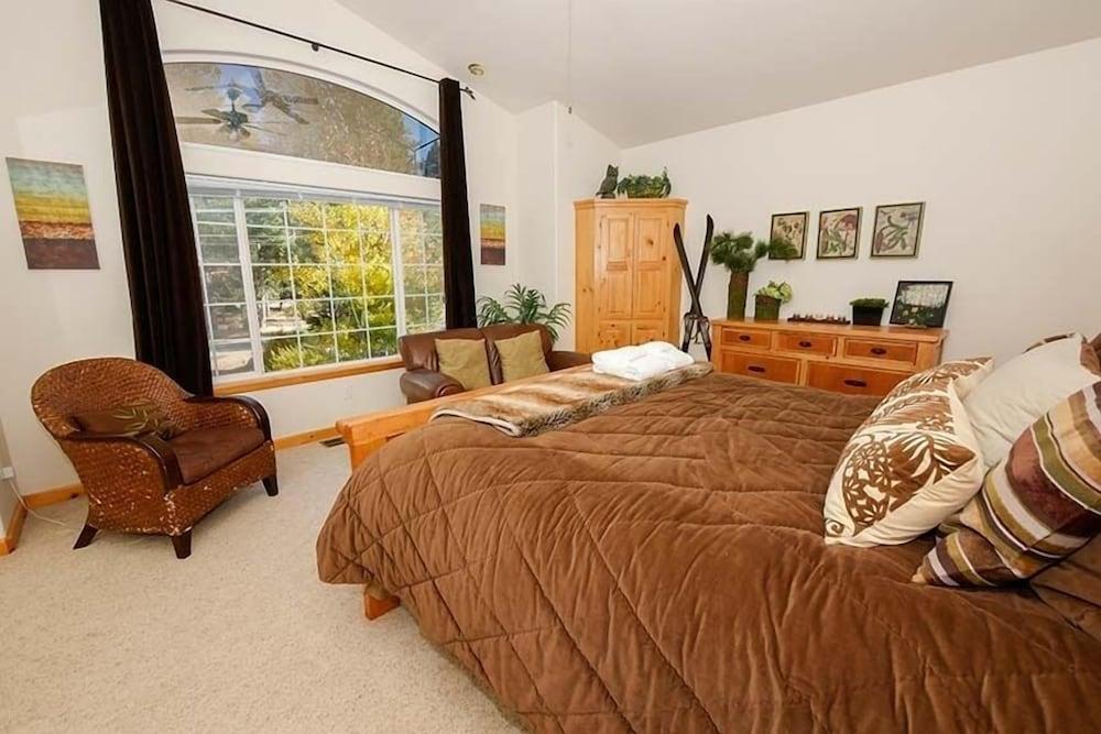 1884 Bakersfield 5 Bedroom Home by Redawning