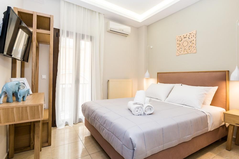 Alektor Studios & Apartments