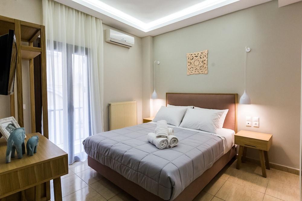 Alektor Studios & Apartments