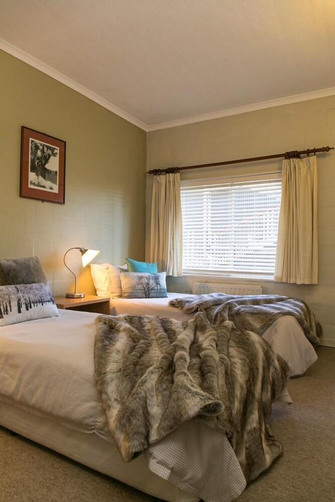 Feathertop Alpine Lodge